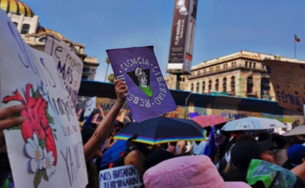 Cada 25N, cientos de colectivos feministas se reúnen en las calles del centro de la CDMX para protestar.